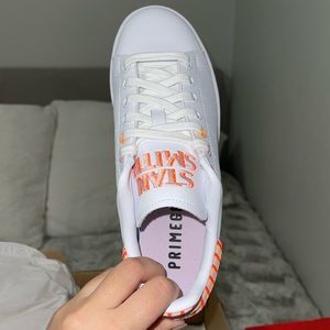 Brand new women’s Stan Smith